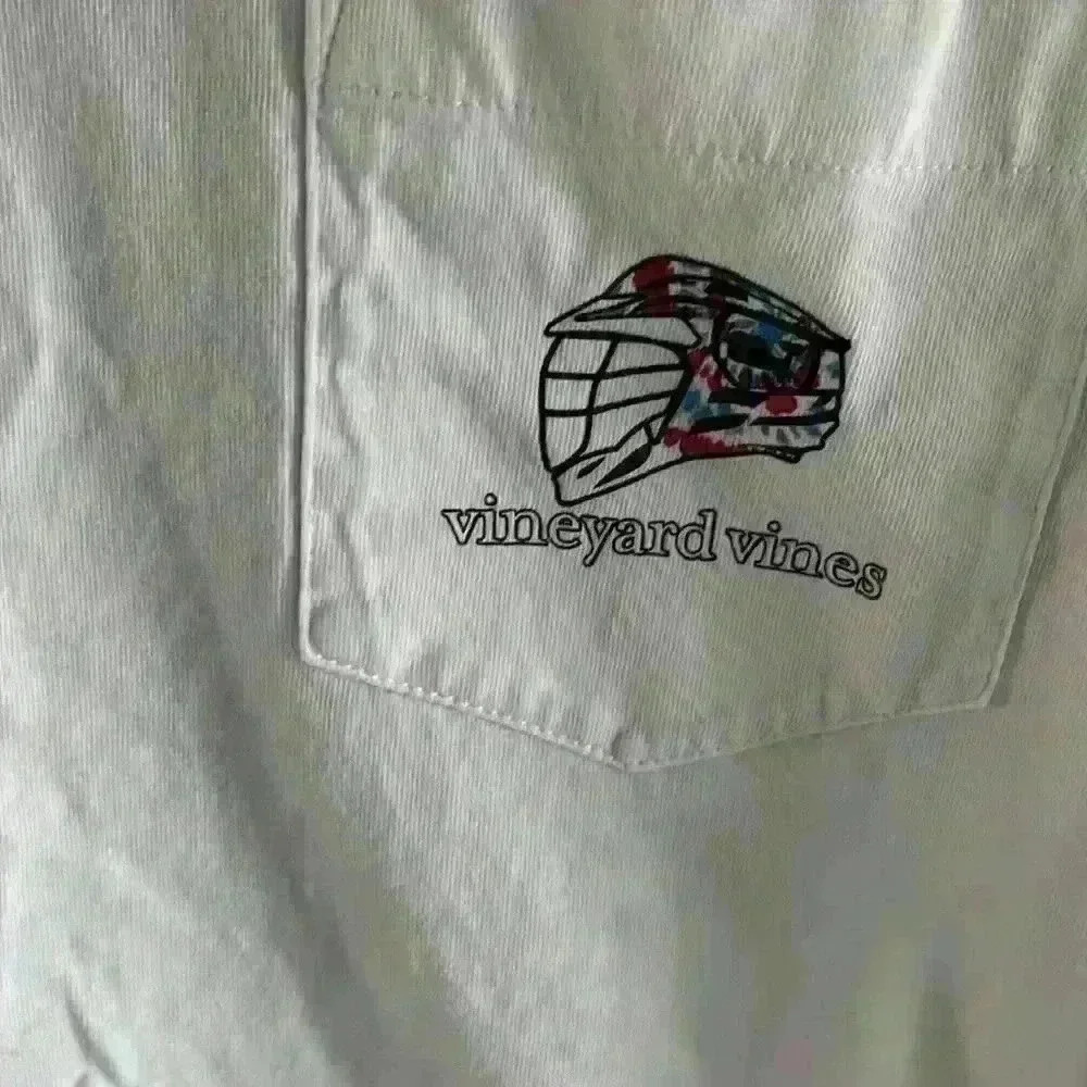 Vineyard vines LAX - Picture 4 of 6